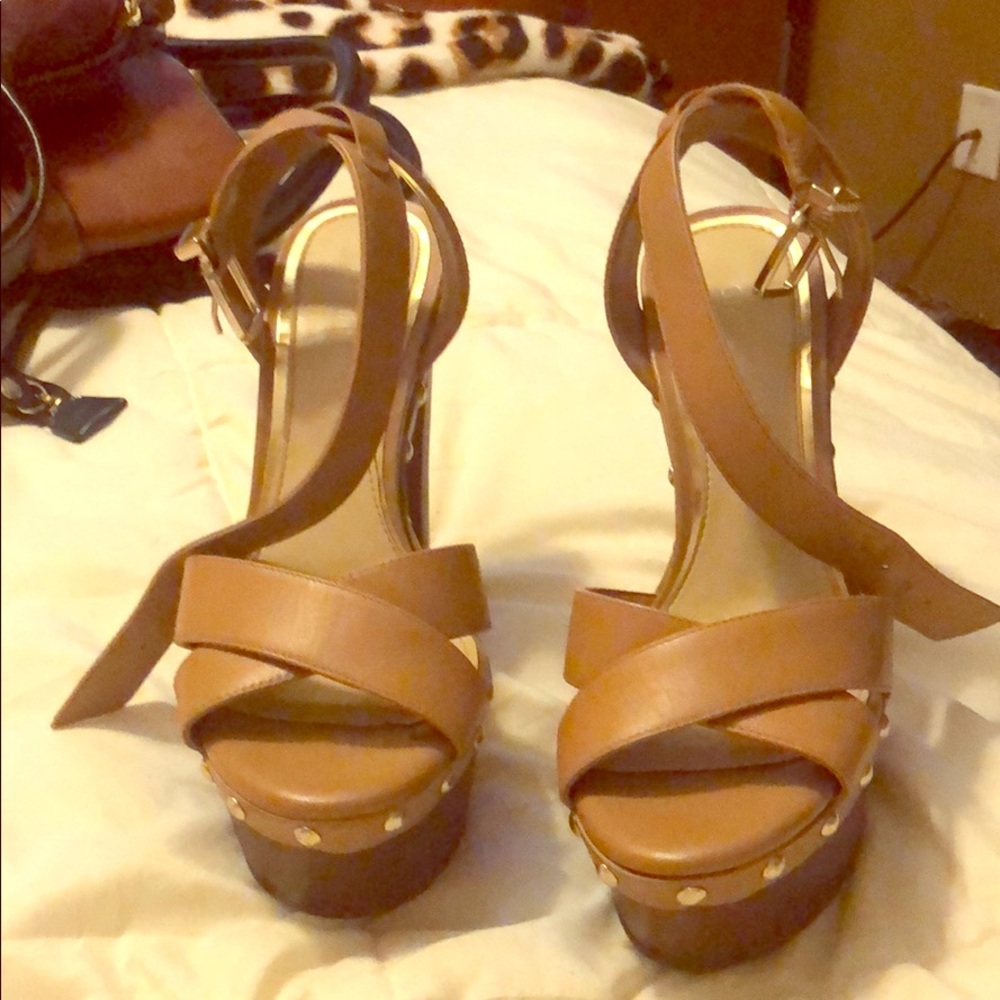 Barely worn Gianni Bini